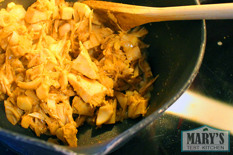 Curry jackfruit for dumpling filling