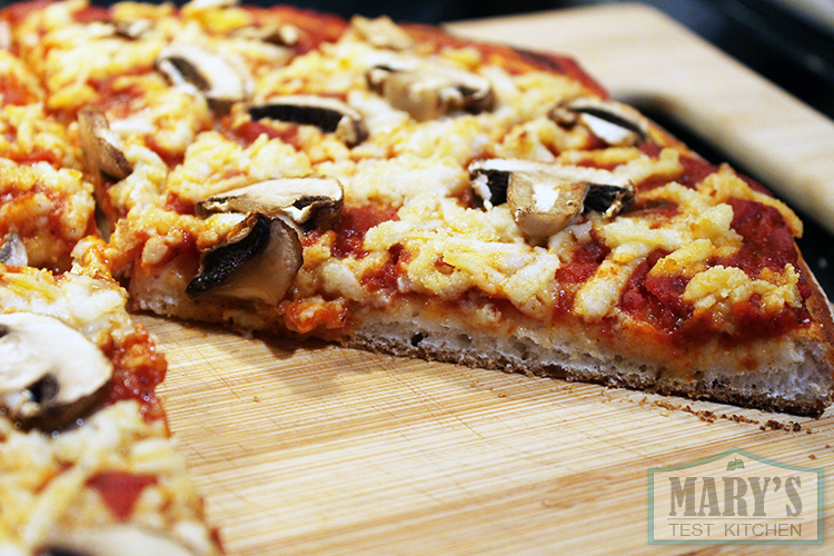 vegan mushroom and cashew mozzarella pizza