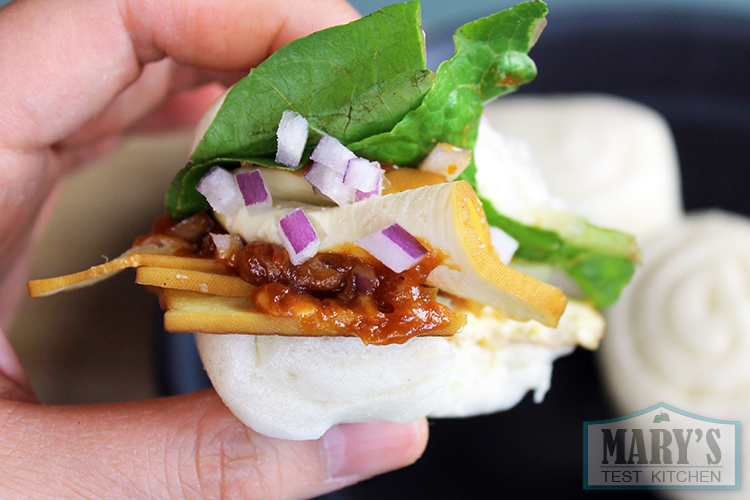 chinese-steamed-bun-sandwich-smoked-tofu-spicy-peant-aioli