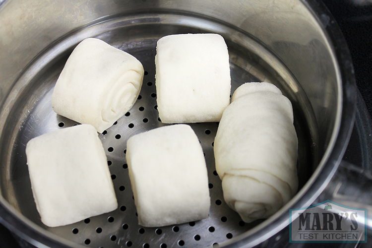 mantou-chinese-steamed-buns-cooked