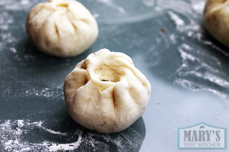 red-bean-steamed-buns-wrapping