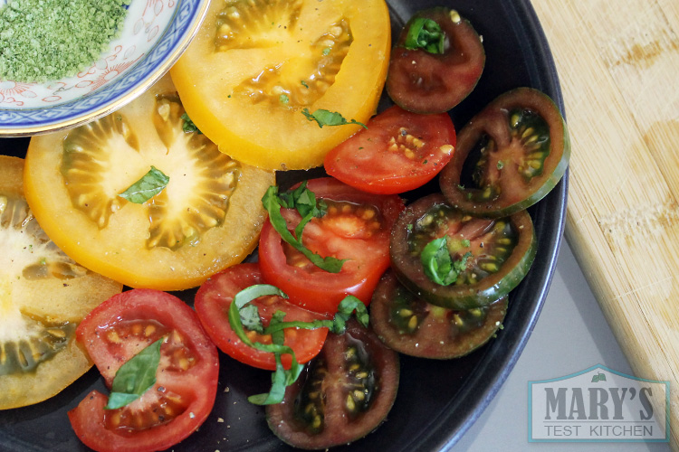 sliced tomato salad