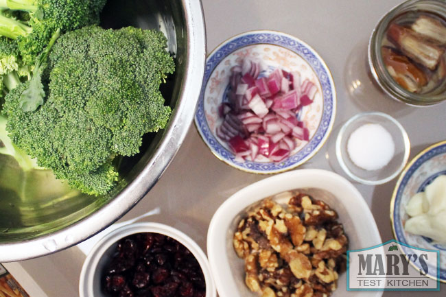 vegan-broccoli-salad-ingredients