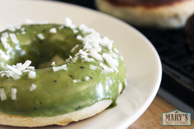 vegan-matcha-donut-close-up