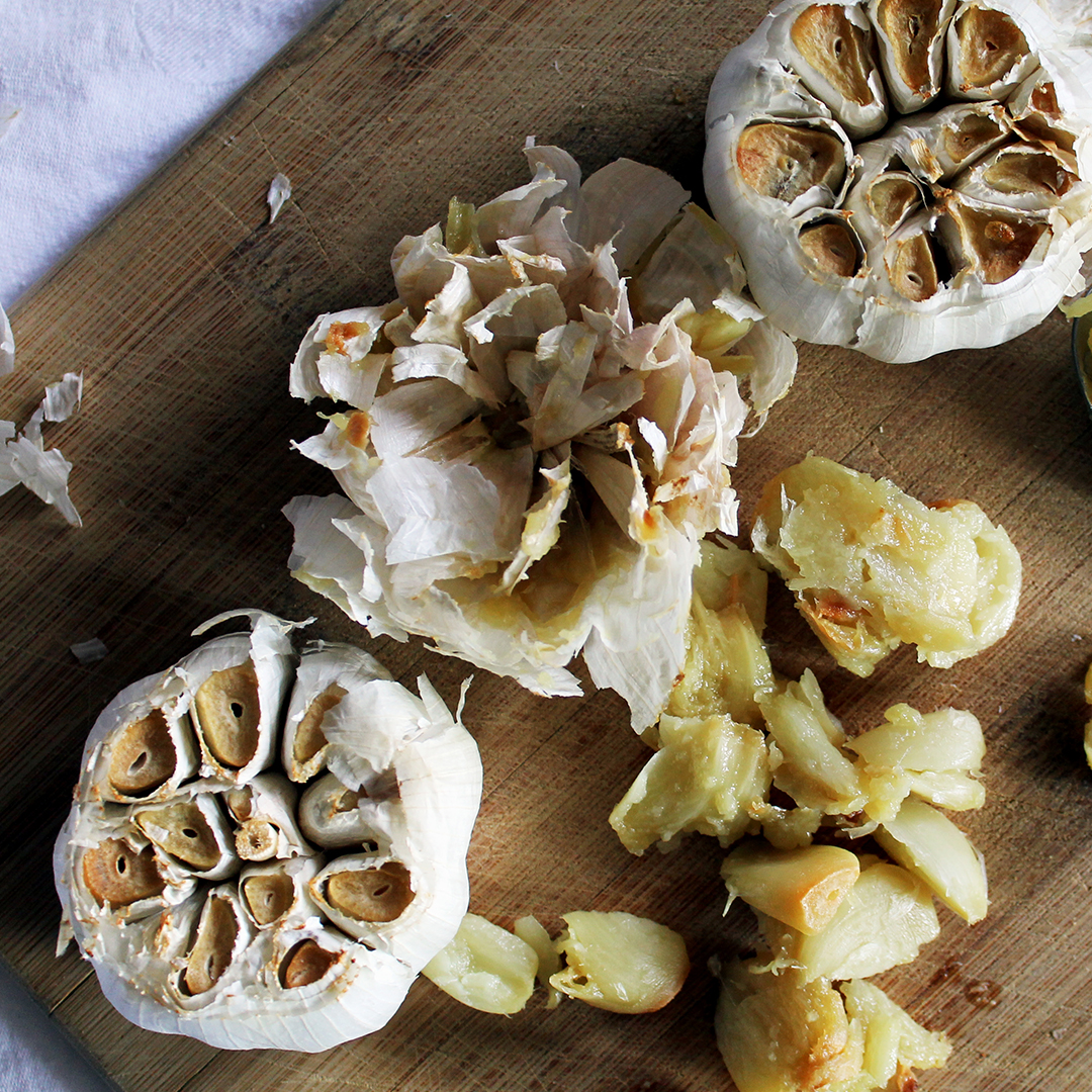 oil-free roasted garlic bulbs