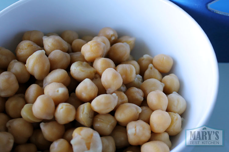 bowl of cooked chickpeas