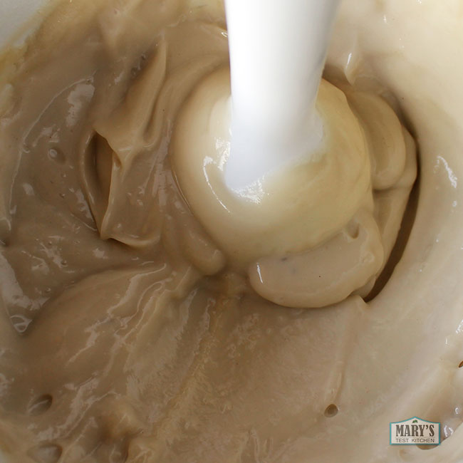 immersion blender in vegan pastry cream