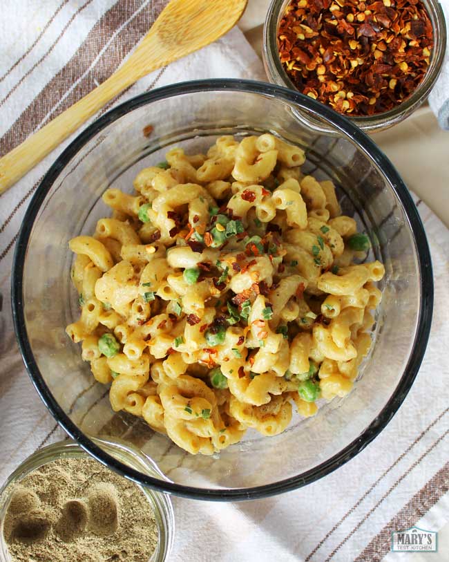 vegan mac n cheese in a mug