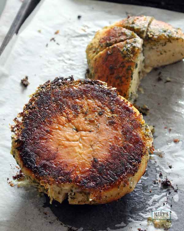 Crispy browned bottom of Vegan Korean Cream Cheese Garlic Bun