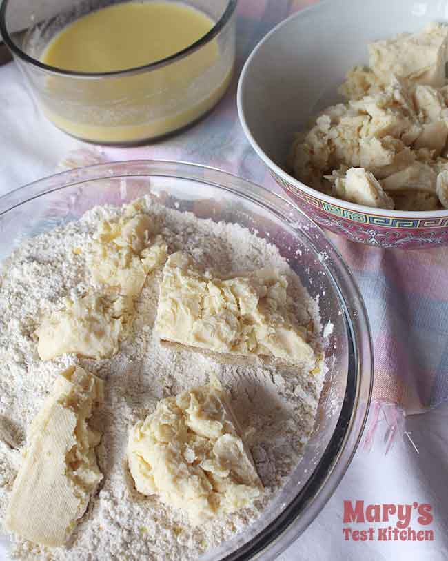 3 step dredge set up for vegan fried chicken