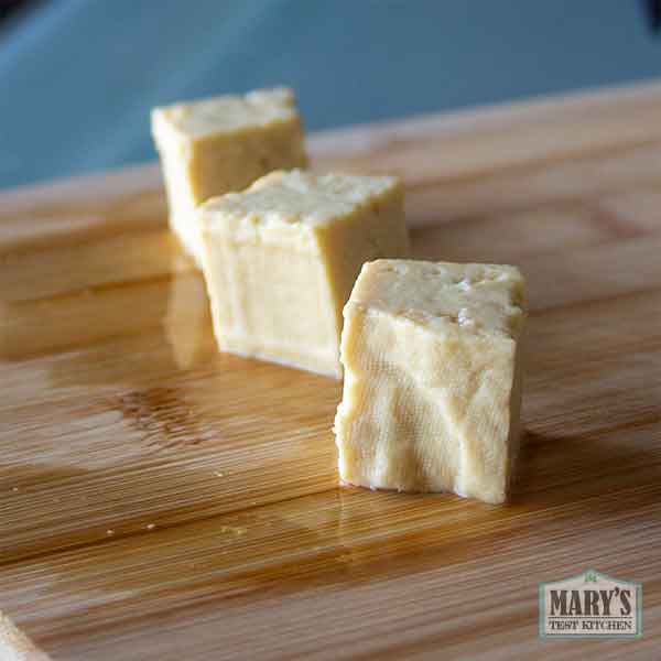 three cubes of boiled pigeon pea tofu