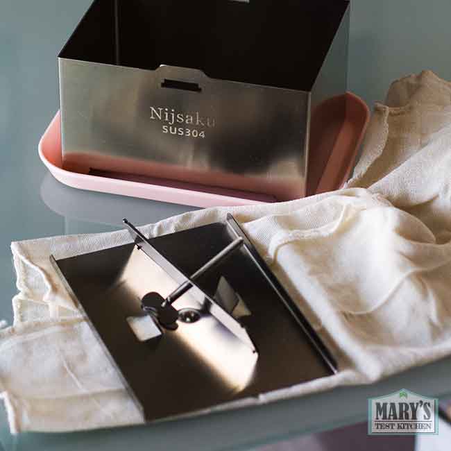 Nijsaku Stainless Steel Tofu Presser plastic tray, cheesecloth, metal bar and screw