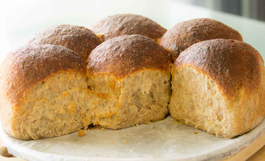 air fryer whole wheat dinner rolls